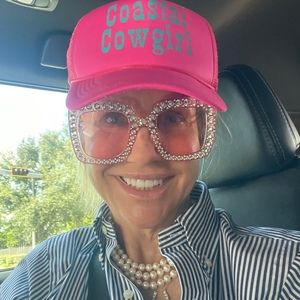 Meet your Posher, Debbie